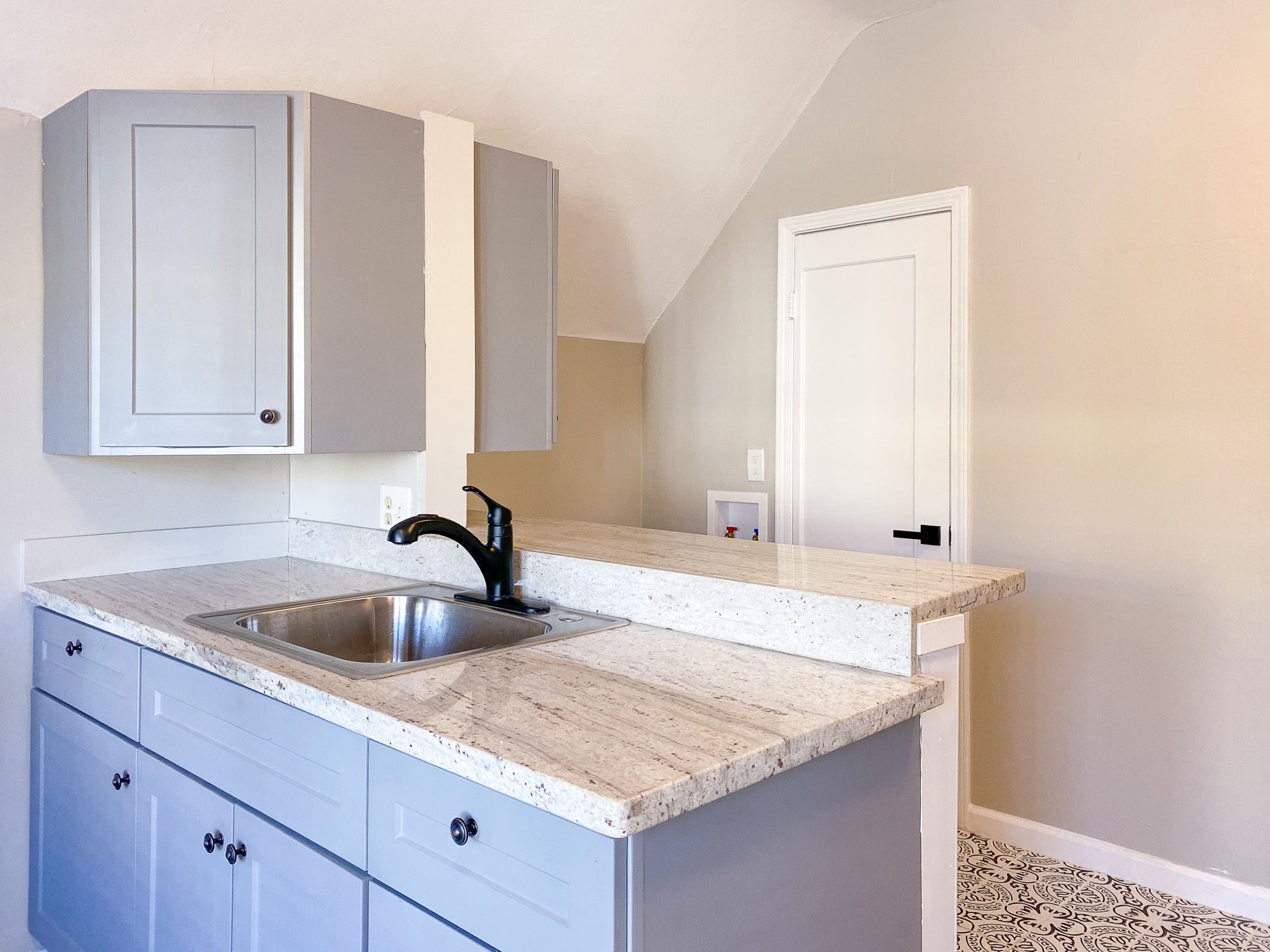 Apartment 3 photo 8